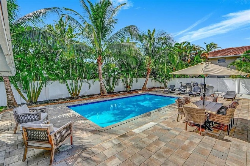 Prime location on a large parcel, offering a solid investment - Beach Lot for sale in Fort Lauderdale, Florida on Beachhouse.com