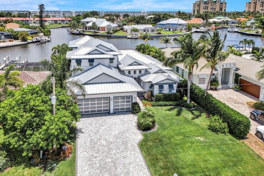Stunning 4 bedroom plus den 5-bath fully furnished custom built - Beach Home for sale in Marco Island, Florida on Beachhouse.com