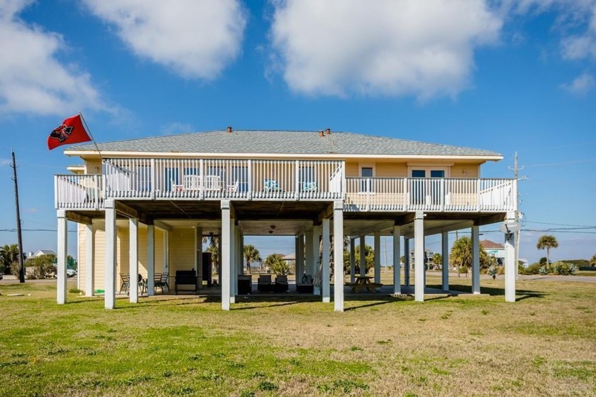 Welcome to your dream beach retreat!  This stunning 3 bedroom, 2 - Beach Home for sale in Galveston, Texas on Beachhouse.com