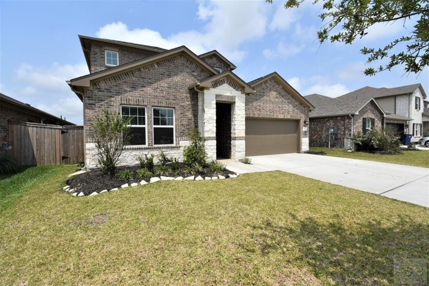 This stunning 4 bedroom 2- and 1/2-bathroom home offers - Beach Home for sale in Texas City, Texas on Beachhouse.com
