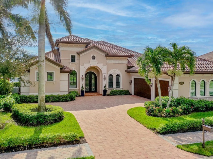 Beautiful NEW updates May 2025!! Designer furnishings, new paint - Beach Home for sale in Naples, Florida on Beachhouse.com