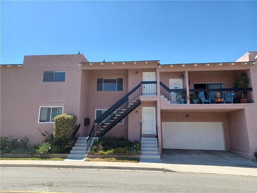 Opportunity to own a corner lot 4-unit in North Redondo Beach - Beach Home for sale in Redondo Beach, California on Beachhouse.com