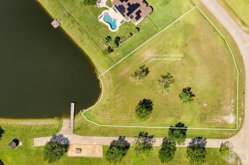 Rare opportunity to own a prime lakefront lot in the prestigious - Beach Lot for sale in Dickinson, Texas on Beachhouse.com