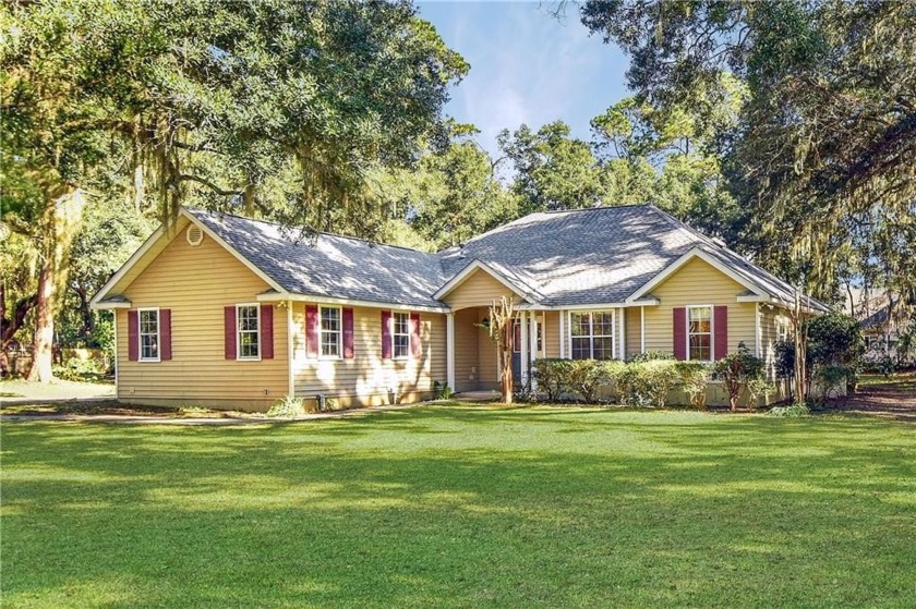 This great home offers approximately 2500 ft.2 of living space - Beach Home for sale in Brunswick, Georgia on Beachhouse.com