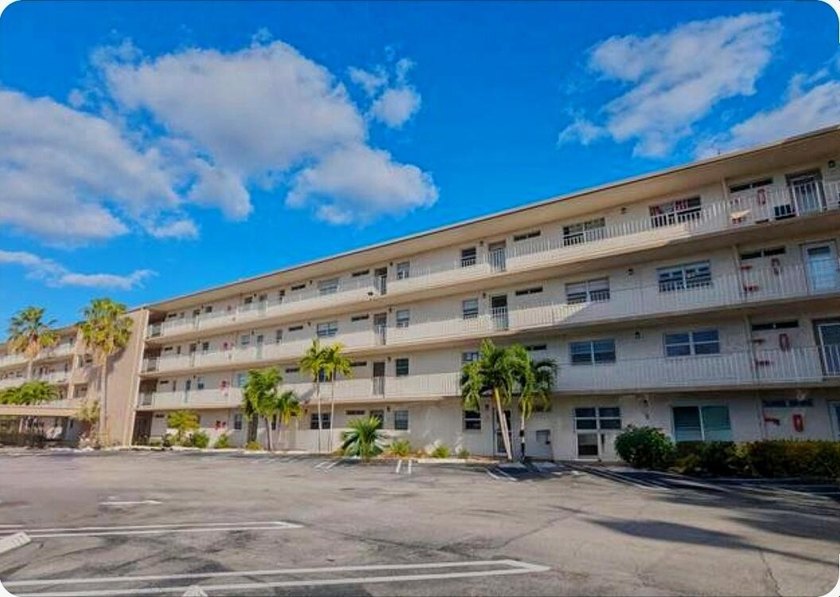 Investor Special in a Prime Location, this value add opportunity - Beach Condo for sale in Boynton Beach, Florida on Beachhouse.com