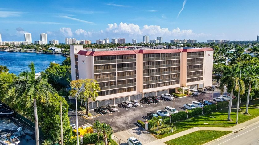 Perfectly positioned between two marinas, this one-bedroom - Beach Condo for sale in Pompano Beach, Florida on Beachhouse.com