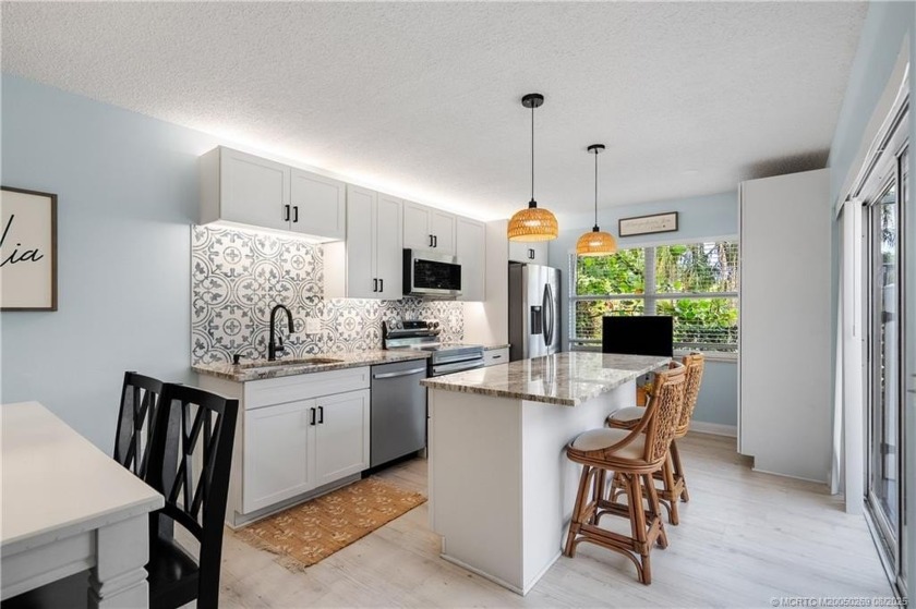 Fresh, stylish & move-in ready! This beautifully updated - Beach Townhome/Townhouse for sale in Palm City, Florida on Beachhouse.com