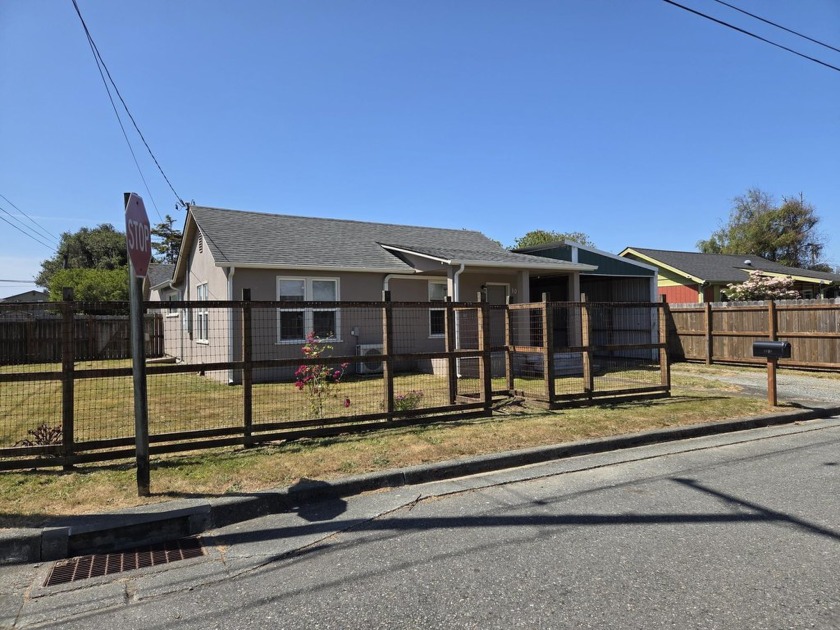Centrally located near everything, this is THE setup for the - Beach Home for sale in Crescent City, California on Beachhouse.com