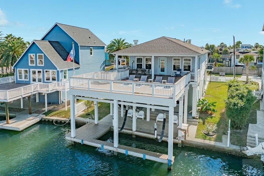 The one-story, beautifully maintained, decked-out canal house - Beach Home for sale in Jamaica Beach, Texas on Beachhouse.com