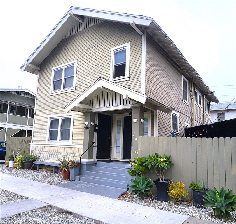 Fantastic investment opportunity in the heart of Long Beach! - Beach Townhome/Townhouse for sale in Long Beach, California on Beachhouse.com