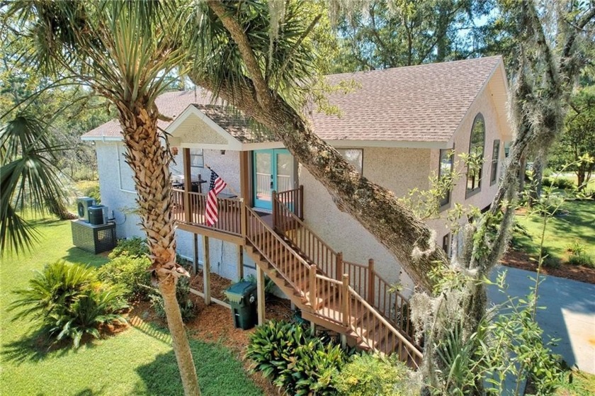 Near everything on the south end with a mother in law suite - Beach Home for sale in Saint Simons, Georgia on Beachhouse.com