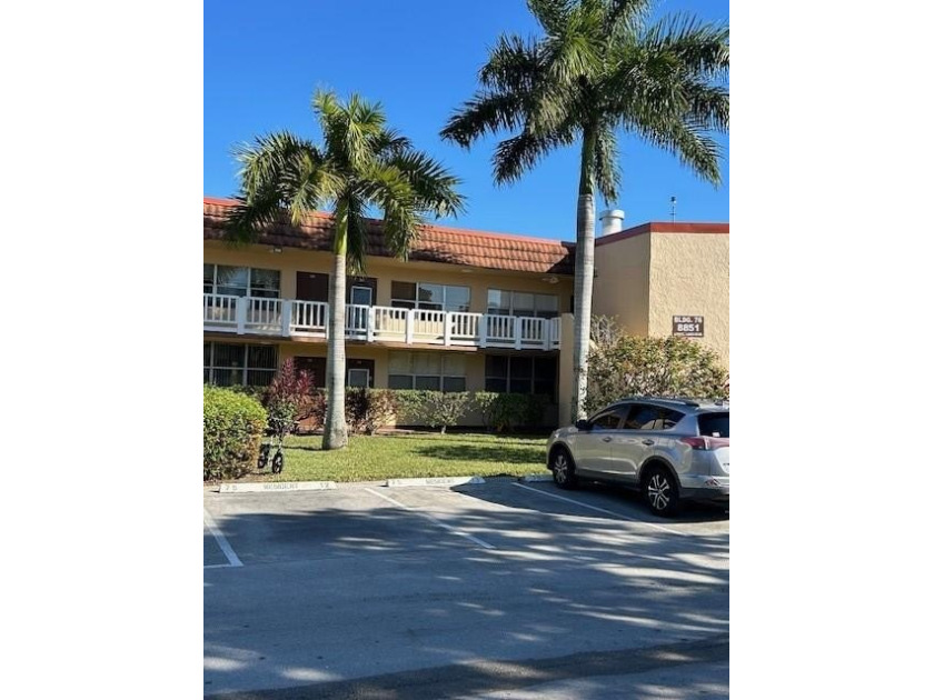 Welcome to easy living in the desirable Sunrise Lakes 55+ - Beach Condo for sale in Sunrise, Florida on Beachhouse.com