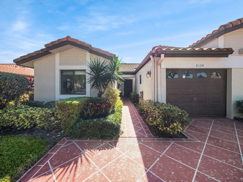 Bright and airy 2-bedroom, 2-bathroom villa, featuring soaring - Beach Home for sale in Delray Beach, Florida on Beachhouse.com