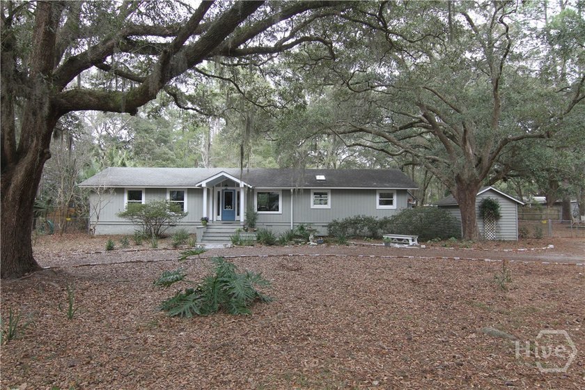Welcome to 20 Grande Oaks Drive, Bluffton, South Carolina - a - Beach Home for sale in Bluffton, South Carolina on Beachhouse.com