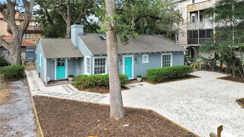 Look no further!  This charming beach cottage offers the perfect - Beach Home for sale in Saint Simons, Georgia on Beachhouse.com