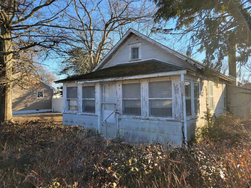 Calling All Developers, Investors and Contractors. Large 75 x - Beach Home for sale in Villas, New Jersey on Beachhouse.com