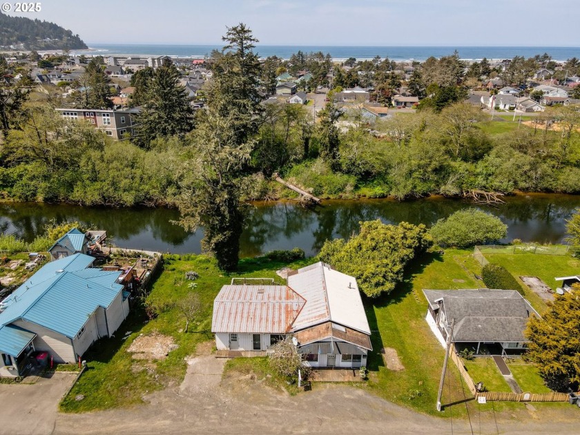 Discover a rare opportunity with this 2-bedroom, 1-bathroom home - Beach Home for sale in Seaside, Oregon on Beachhouse.com