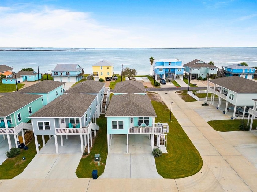 Charming Turnkey 3-Bedroom Coastal Cottage on a Corner Lot in - Beach Home for sale in Rockport, Texas on Beachhouse.com