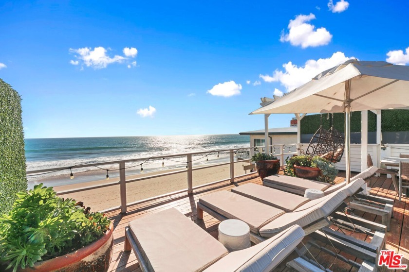 Stunning rare duplex on 50 ft of one of the best and sandiest - Beach Home for sale in Malibu, California on Beachhouse.com