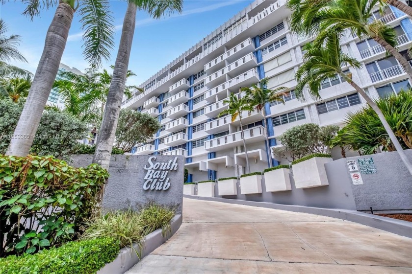 Large studio with unobstructed view of Miami Beach. Tenant in - Beach Condo for sale in Miami Beach, Florida on Beachhouse.com