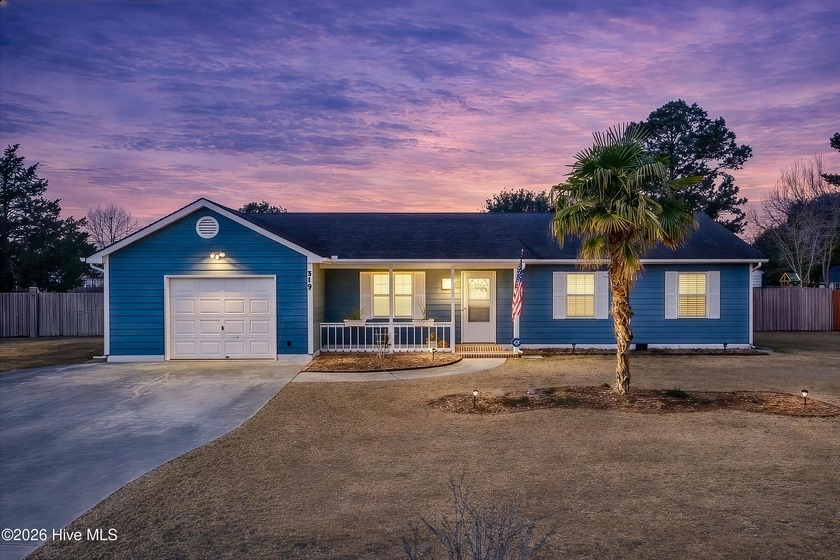 Welcome to this 1 story, extremely well maintained 3 bedroom 2 - Beach Home for sale in Hubert, North Carolina on Beachhouse.com