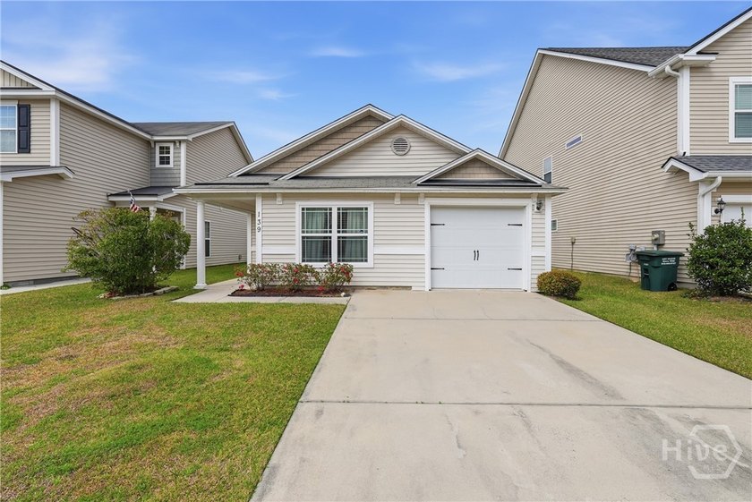 Charming one-story, move in ready, clean and sunny 3 bedroom and - Beach Home for sale in Savannah, Georgia on Beachhouse.com