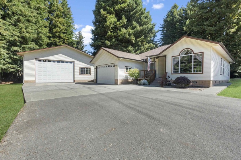 Pride of ownership shines in this well-maintained 3 bedroom, 2 - Beach Home for sale in Crescent City, California on Beachhouse.com