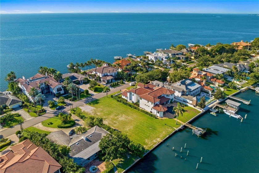 RARELY AVAILABLE  Brightwaters Blvd. waterfront property in the - Beach Lot for sale in St. Petersburg, Florida on Beachhouse.com