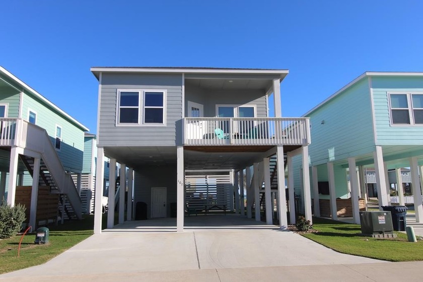 Welcome to 107 Palancar Drive in Rockport, Texas--a charming - Beach Home for sale in Rockport, Texas on Beachhouse.com