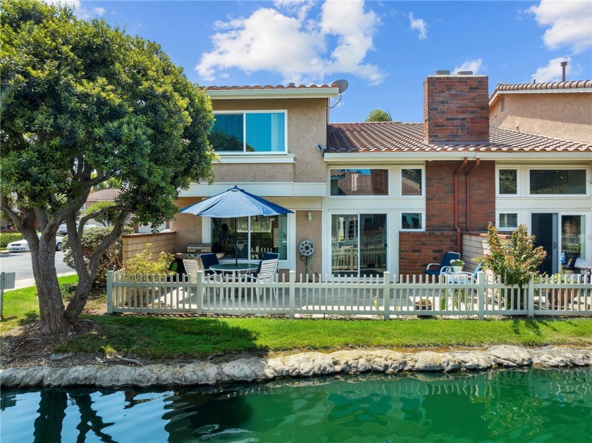 Welcome to Seaside Village! A gated community just steps to the - Beach Townhome/Townhouse for sale in Huntington Beach, California on Beachhouse.com