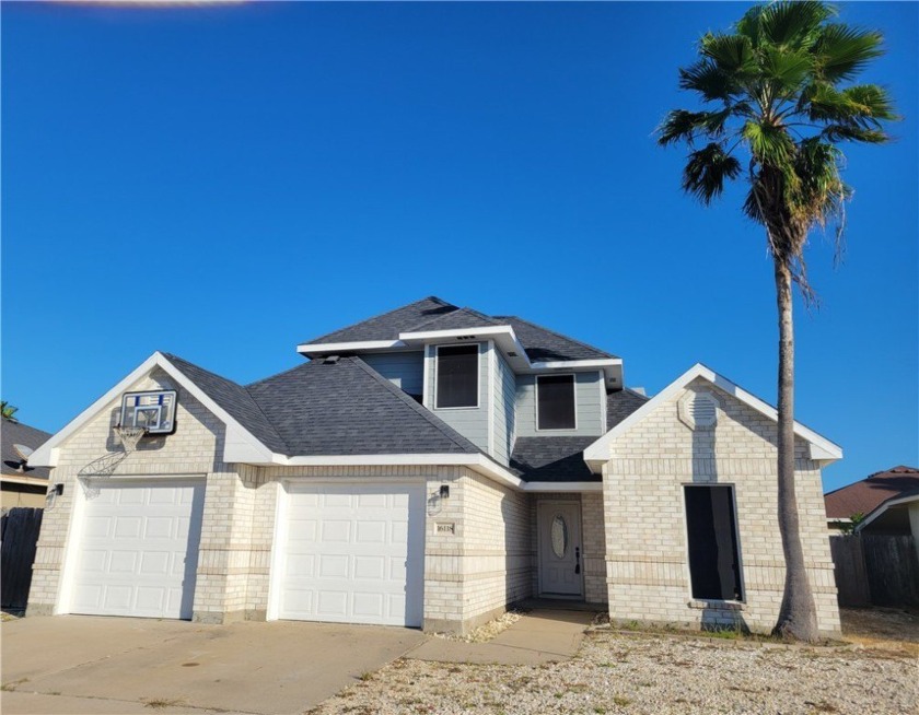 Welcome to this charming island home offering 3 bedrooms, 2.5 - Beach Home for sale in Corpus Christi, Texas on Beachhouse.com