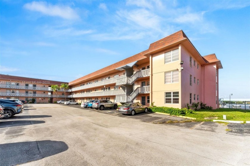 Rarely available 2-bedroom unit with serene lake views in a - Beach Condo for sale in Miami, Florida on Beachhouse.com