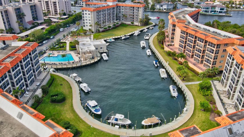 San Remo is one of the best kept secrets in East Boca. The - Beach Condo for sale in Boca Raton, Florida on Beachhouse.com