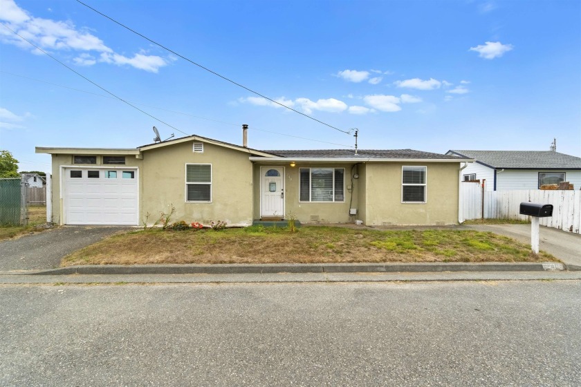 Just a half-mile stroll from the beach, this 3-bedroom, 1-bath - Beach Home for sale in Crescent City, California on Beachhouse.com