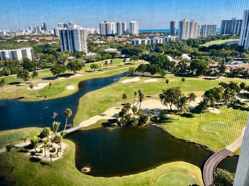 Beautifully updated condo in the heart of Aventura, featuring a - Beach Condo for sale in Aventura, Florida on Beachhouse.com