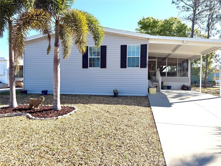 Live the Florida Dream! This stunning 2-bedroom, 2-bath home - Beach Home for sale in Apollo Beach, Florida on Beachhouse.com