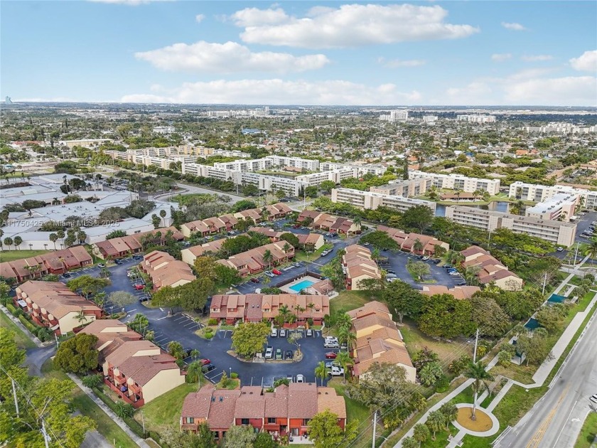 Don't miss this rare opportunity to own a beautifully updated - Beach Townhome/Townhouse for sale in Dania, Florida on Beachhouse.com