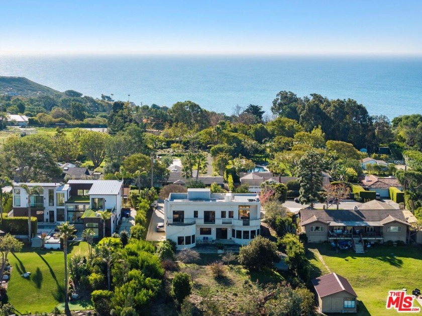 Location, location, location! Perfect opportunity for an end - Beach Home for sale in Malibu, California on Beachhouse.com