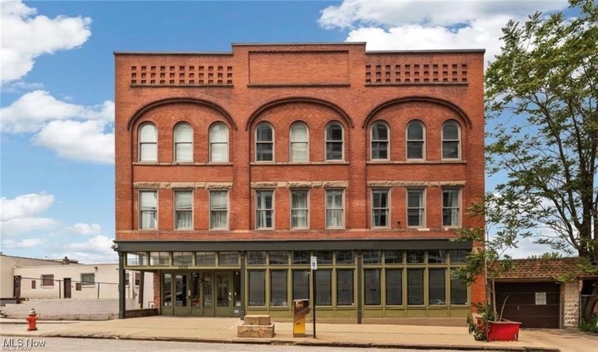 Welcome to the Iconic Galewood. Located in the West Bank of the - Beach Apartment for sale in Cleveland, Ohio on Beachhouse.com