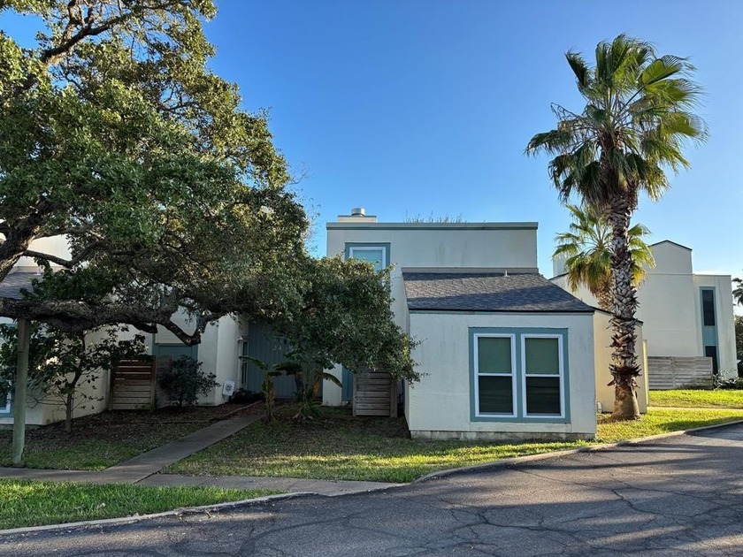 This Great 2/2 Racquet Club townhouse was totally remodeled - Beach Townhome/Townhouse for sale in Fulton, Texas on Beachhouse.com