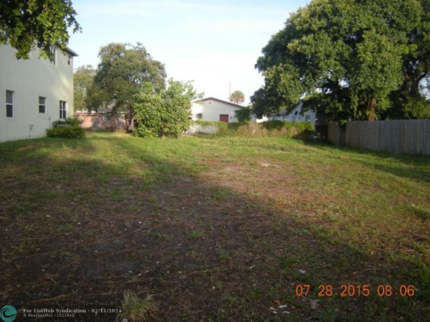 Don't miss out on this opportunity to own a multifamily/ - Beach Commercial for sale in Dania, Florida on Beachhouse.com