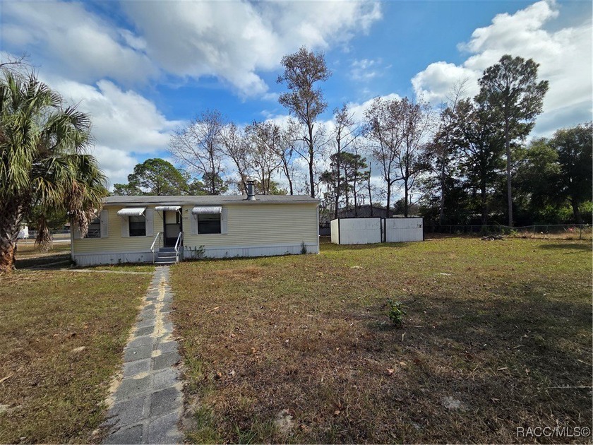 Great opportunity to own an affordable home or investment - Beach Home for sale in Homosassa, Florida on Beachhouse.com