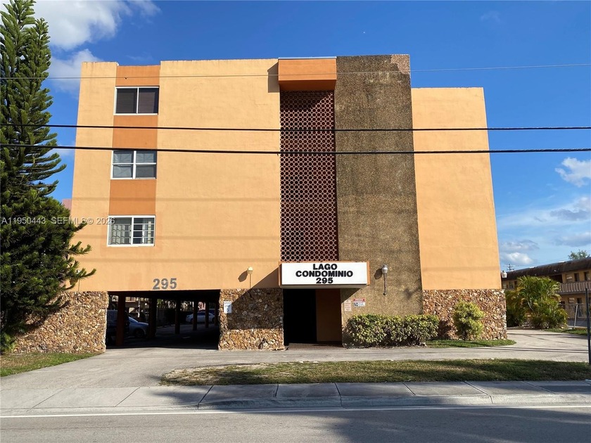 Bright and centrally located 1 bedroom / 1 bathroom apartment - Beach Condo for sale in Miami, Florida on Beachhouse.com