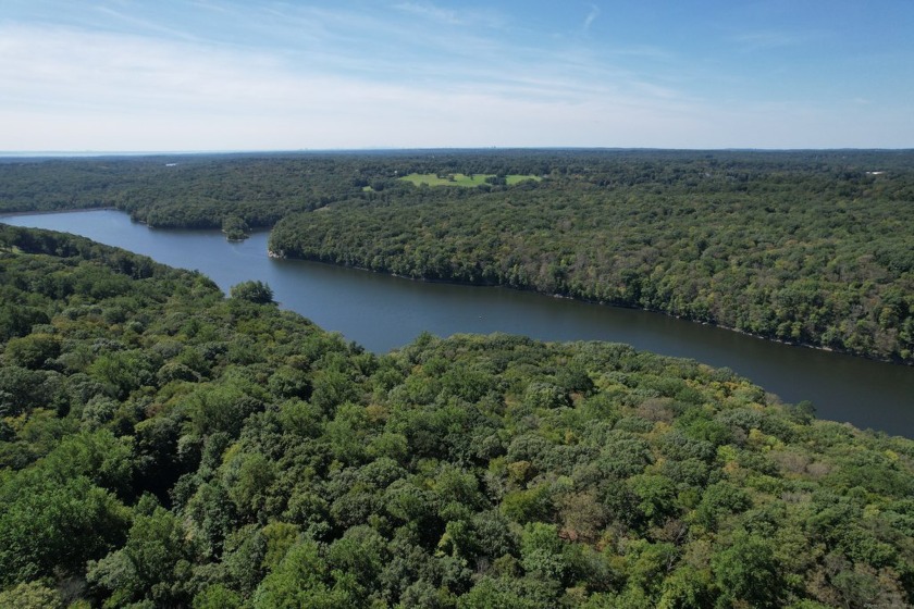 Amazing opportunity to build your DREAM HOME! A Nature Lover's - Beach Acreage for sale in Stamford, Connecticut on Beachhouse.com