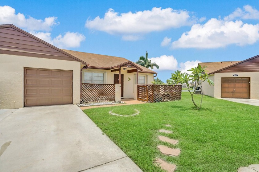 Welcome to this delightful villa in the beautiful all ages - Beach Townhome/Townhouse for sale in Lake Worth, Florida on Beachhouse.com