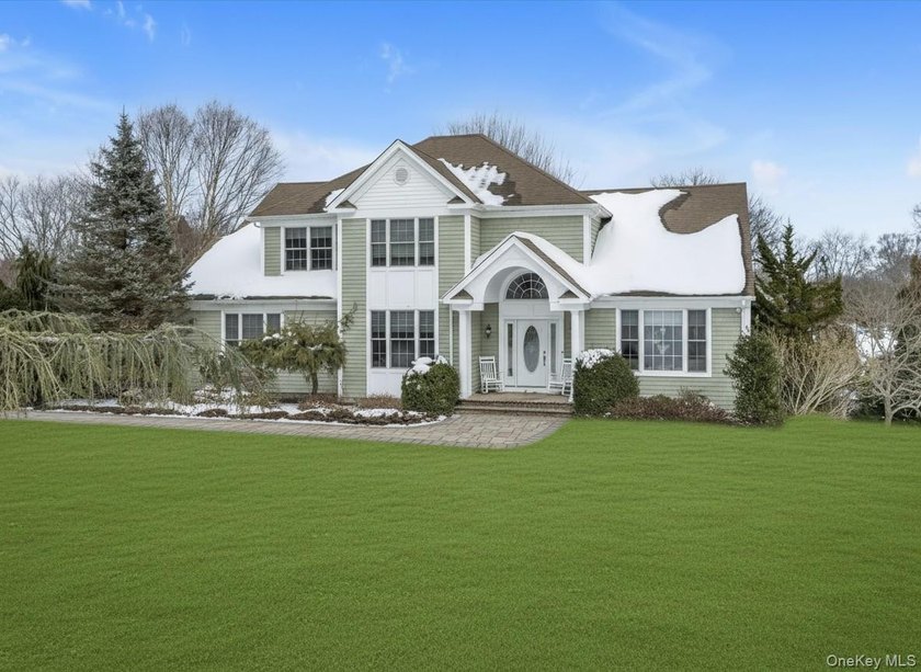 Stunning Colonial located in the desirable Riverhead Community - Beach Home for sale in Riverhead, New York on Beachhouse.com