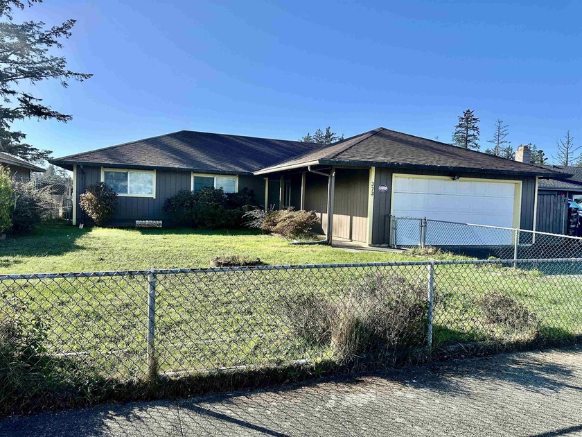 373 Grant Avenue | Crescent City, CA 95531  Welcome to your new - Beach Home for sale in Crescent City, California on Beachhouse.com