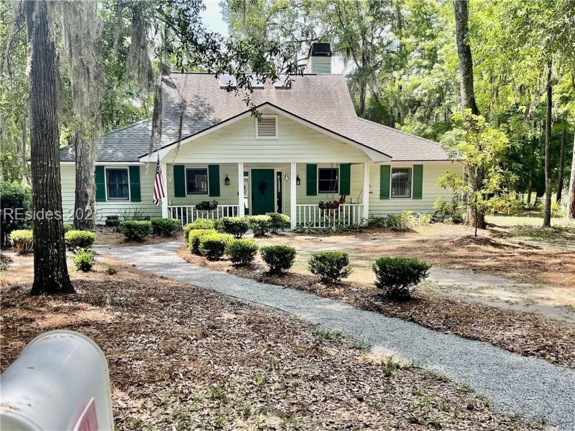 Beautiful cottage in Melrose with 2BR, 2.5 BA + loft + Carolina - Beach Home for sale in Daufuskie Island, South Carolina on Beachhouse.com