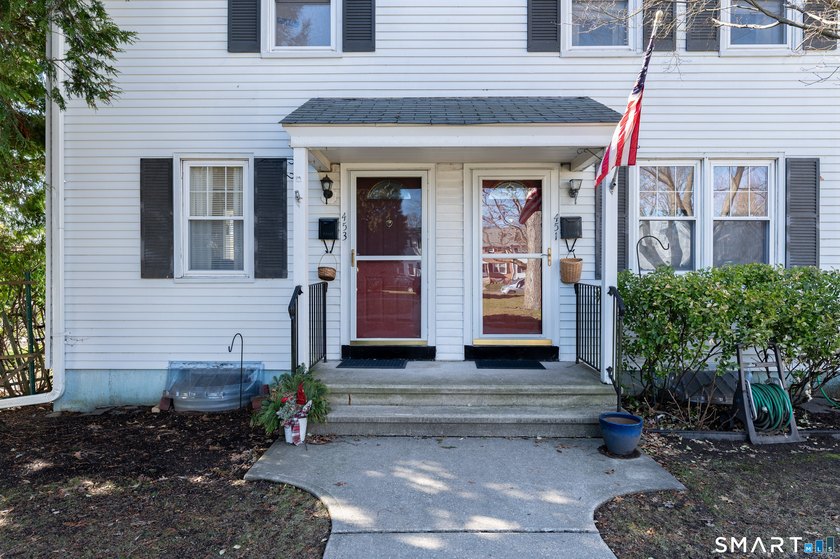 Enjoy easy living in this well-maintained two-bedroom, with - Beach Townhome/Townhouse for sale in Stamford, Connecticut on Beachhouse.com