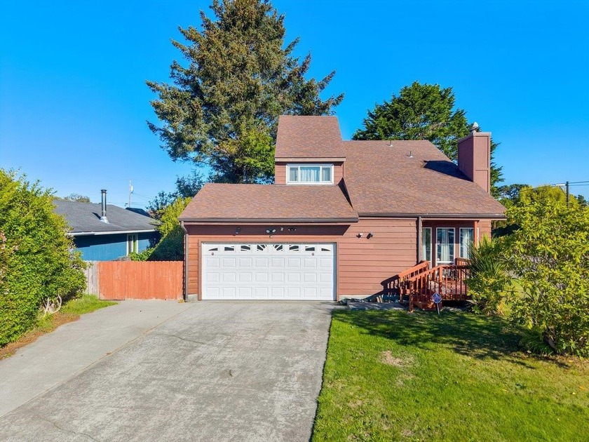 Welcome to 600 Pacific Avenue. This home is centrally located to - Beach Home for sale in Crescent City, California on Beachhouse.com